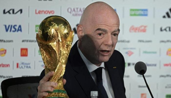 طائرة إنفانتينو الخاصة في كأس العالم 2026.. هدية رعاية  قطرية تشعل غضب الجماهير